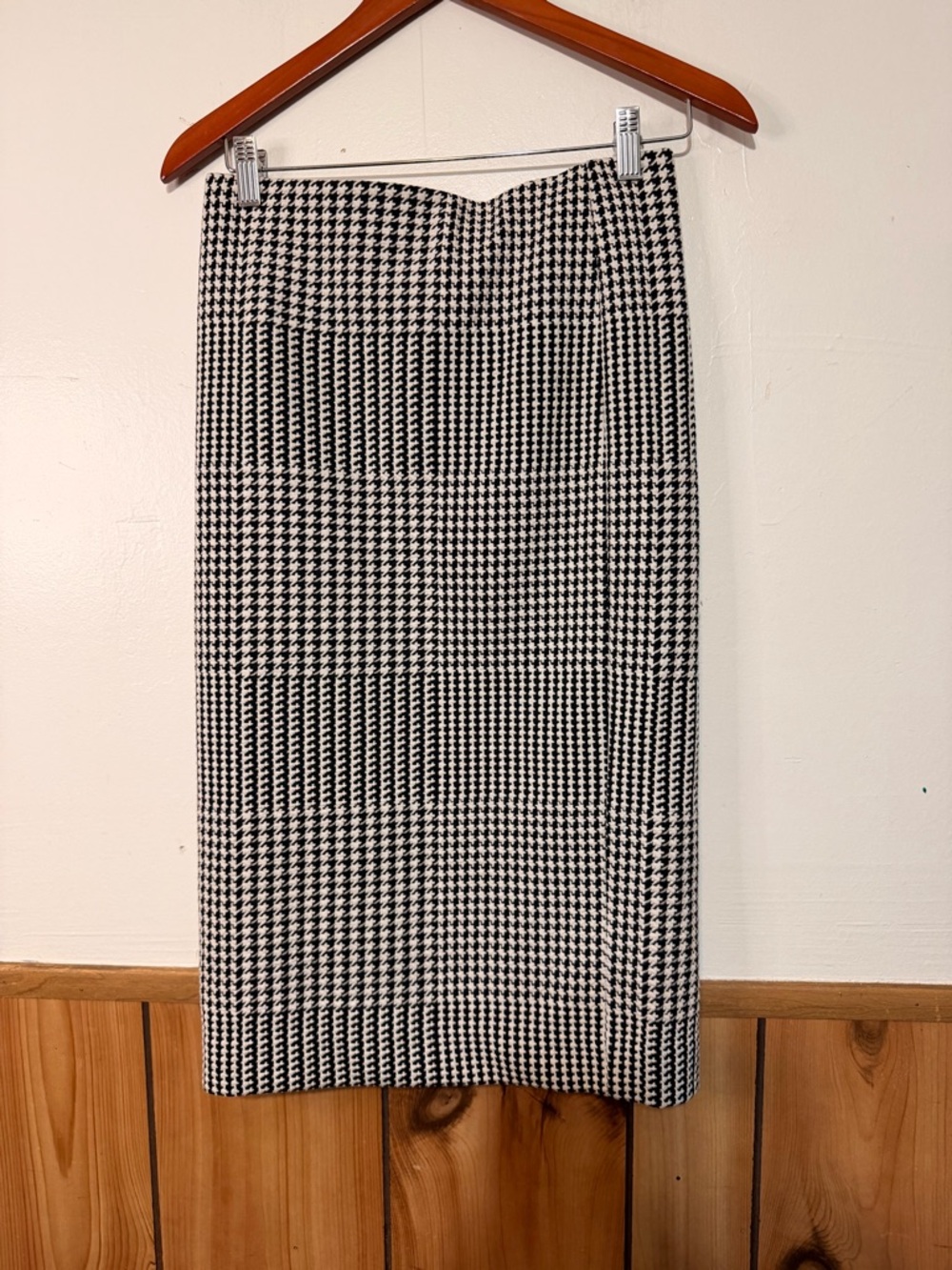Ann Taylor Black & White Houndstooth Pencil Skirt